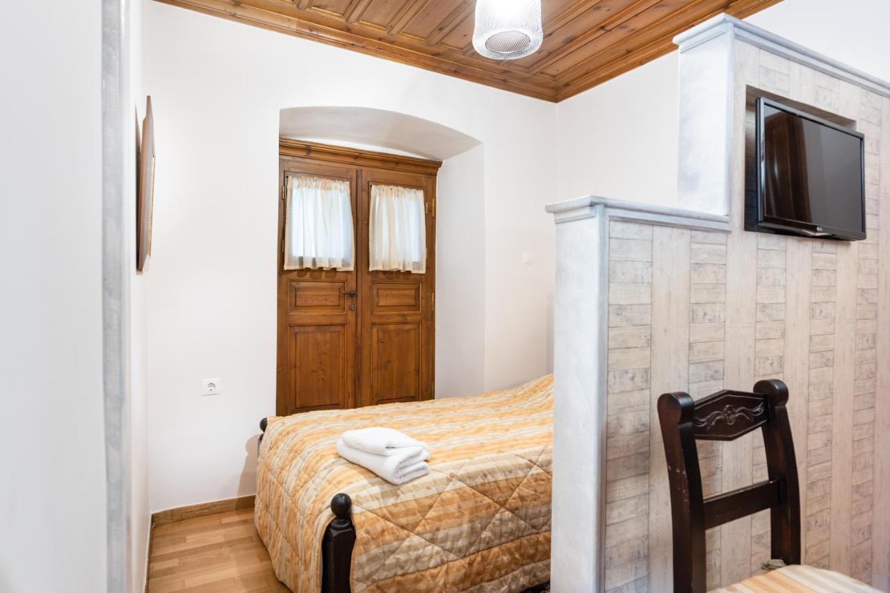 Kaza Guesthouse Dimitsana Esterno foto