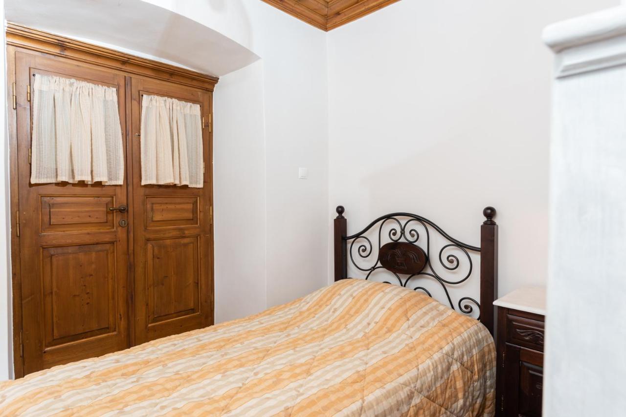 Kaza Guesthouse Dimitsana Esterno foto