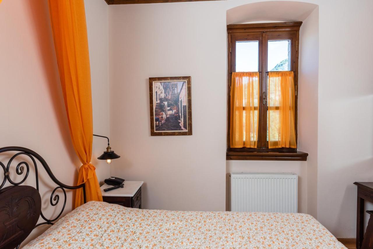 Kaza Guesthouse Dimitsana Esterno foto